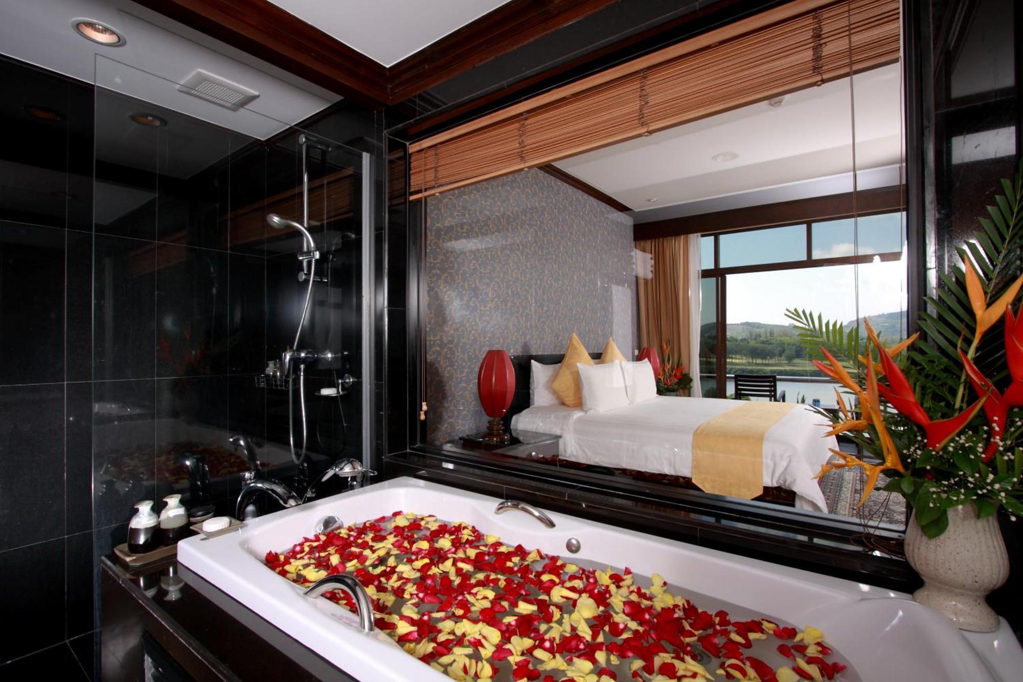 Blue Canyon Country Club Mai Khao Екстериор снимка